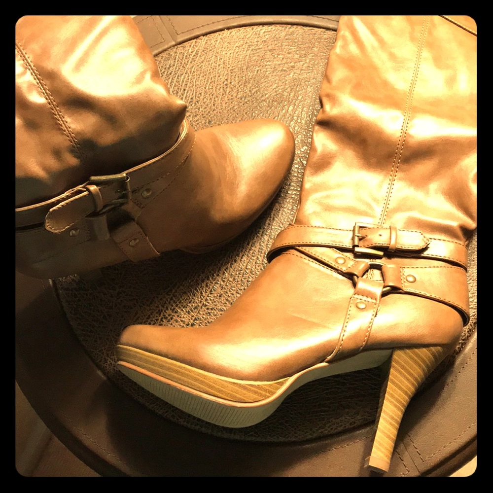 💖 Camel-Colored Knee-High Boots 💖